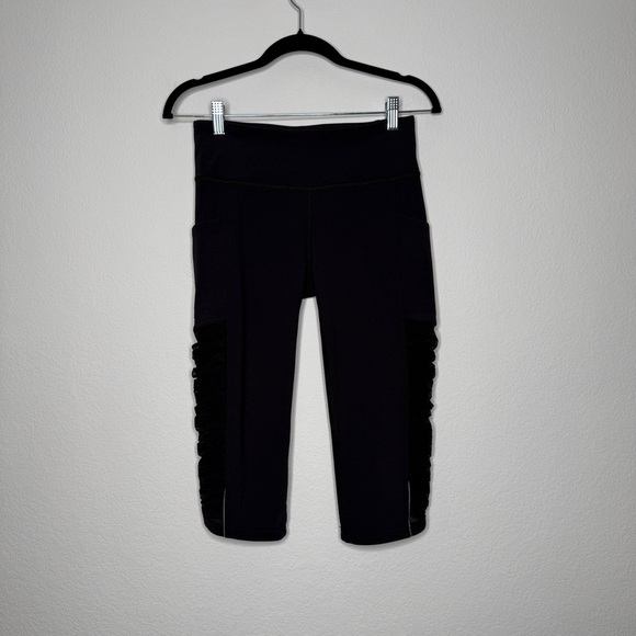 Lululemon Sharp Turns 17” Crop Leggings Black Size 6 Pockets Ruched Mesh Side - Picture 1 of 5